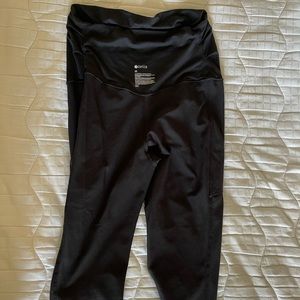 Zella Maternity live in pockets (7/8) length